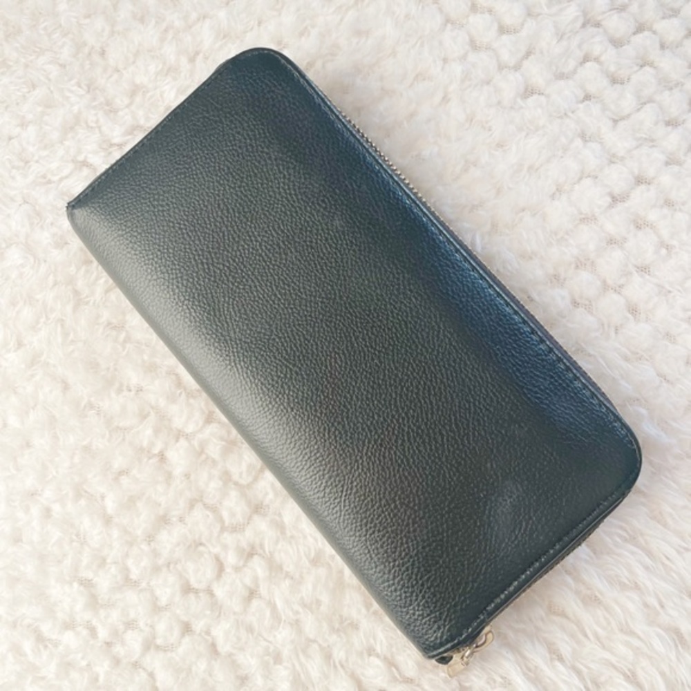 A new day wallet black